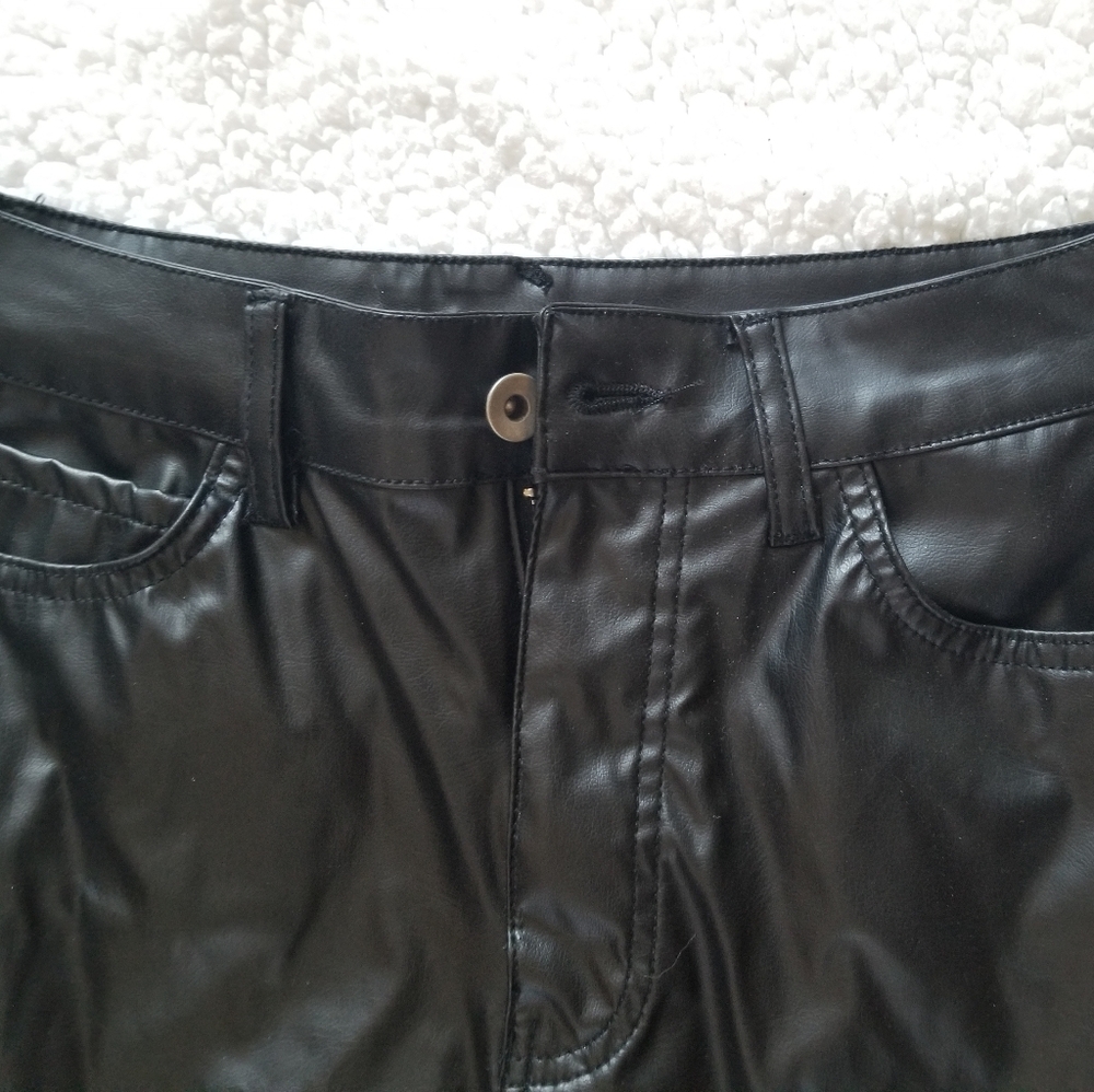 Leather Skirt - Picture 3 of 12